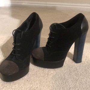 💕BARNEYS NEW YORK💕 Platform Suede Shooties